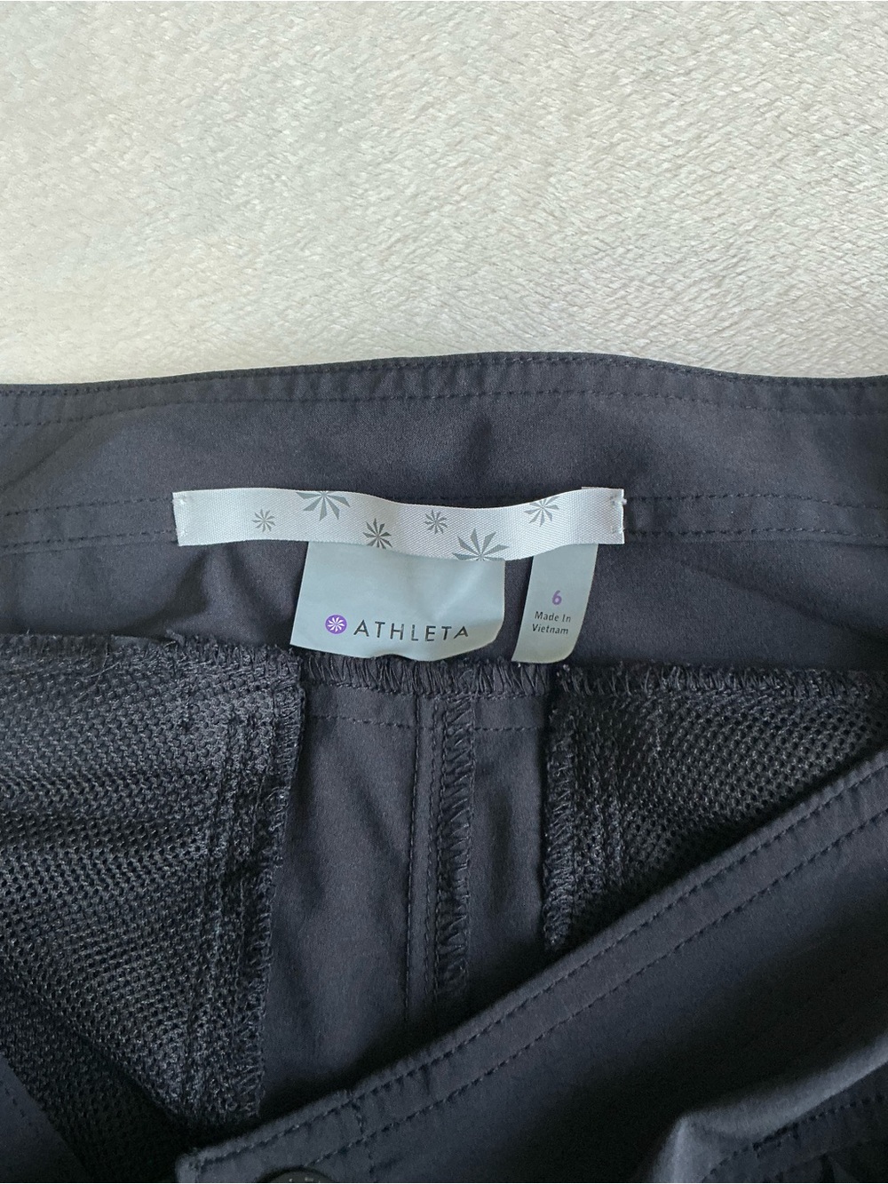 Athleta Black Hiking Board Shorts Size 6 Activewear Pockets - Picture 3 of 13